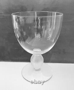 LALIQUE Langeais Wine Glasses 5.75